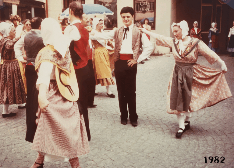 1982